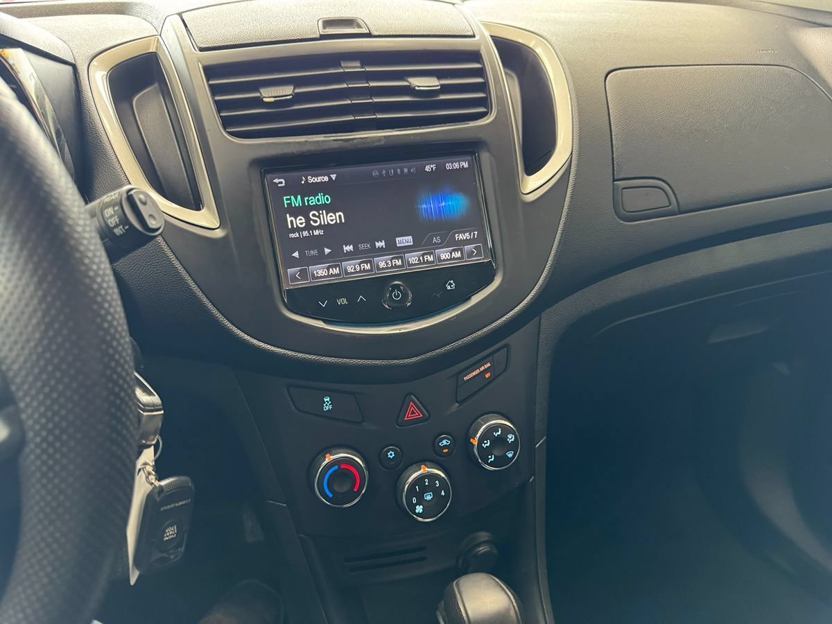 Used 2015 Chevrolet Trax LS FWD image 21