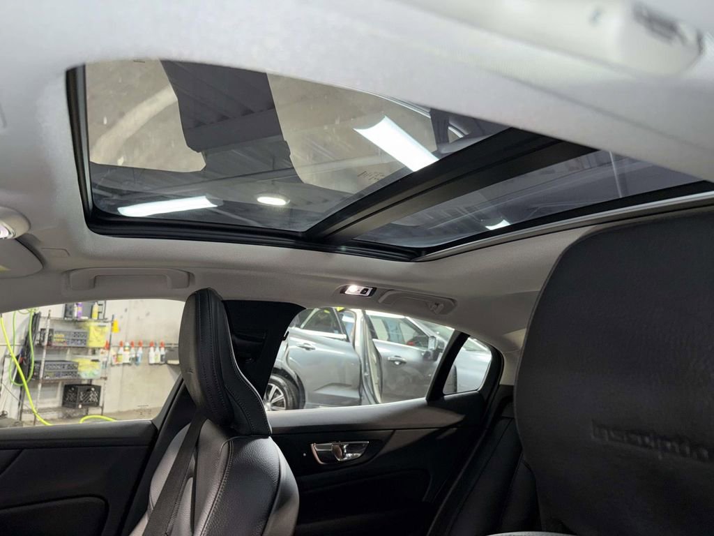 Used 2019 Volvo S60 T6 Inscription image 22