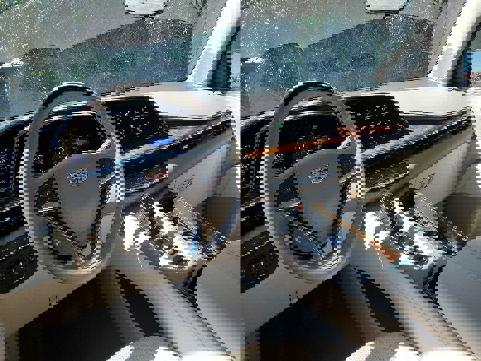 Certified 2024 Cadillac Escalade Sport Platinum w/ LPO, ONYX Package image 15