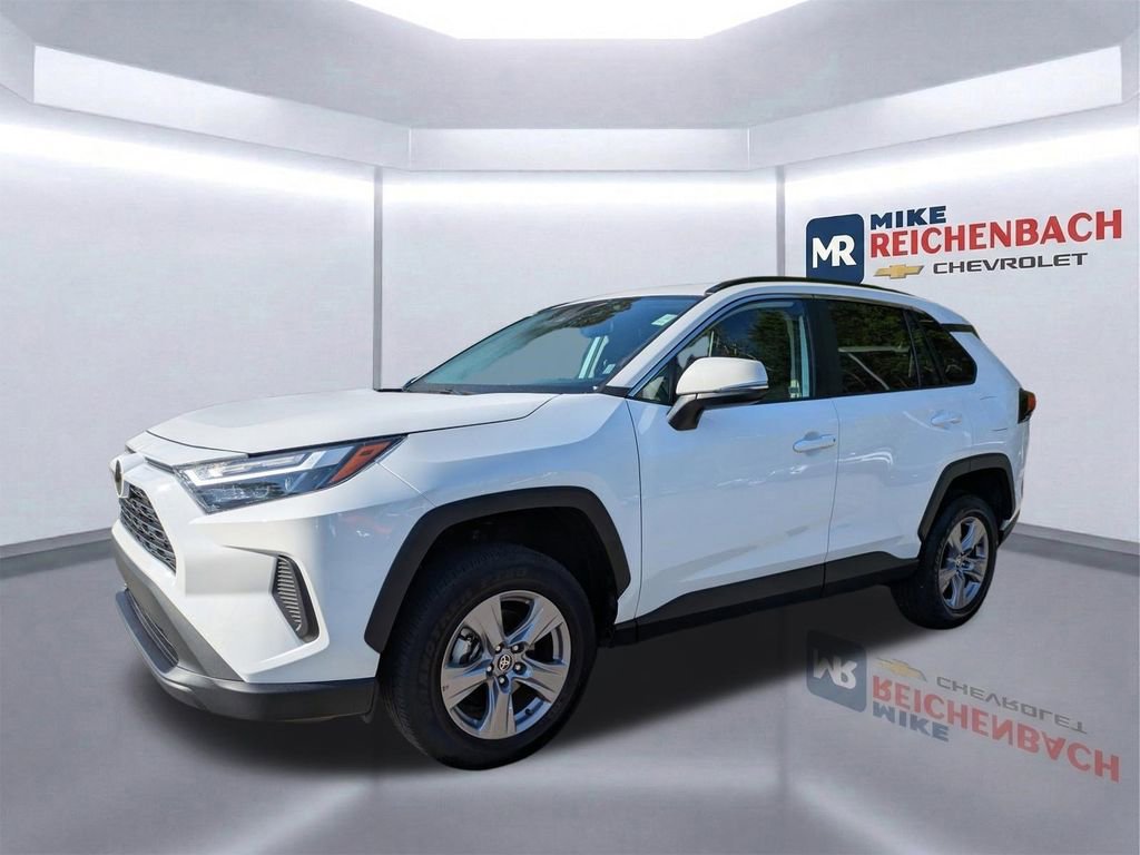 Used 2025 Toyota RAV4 XLE FWD image 8