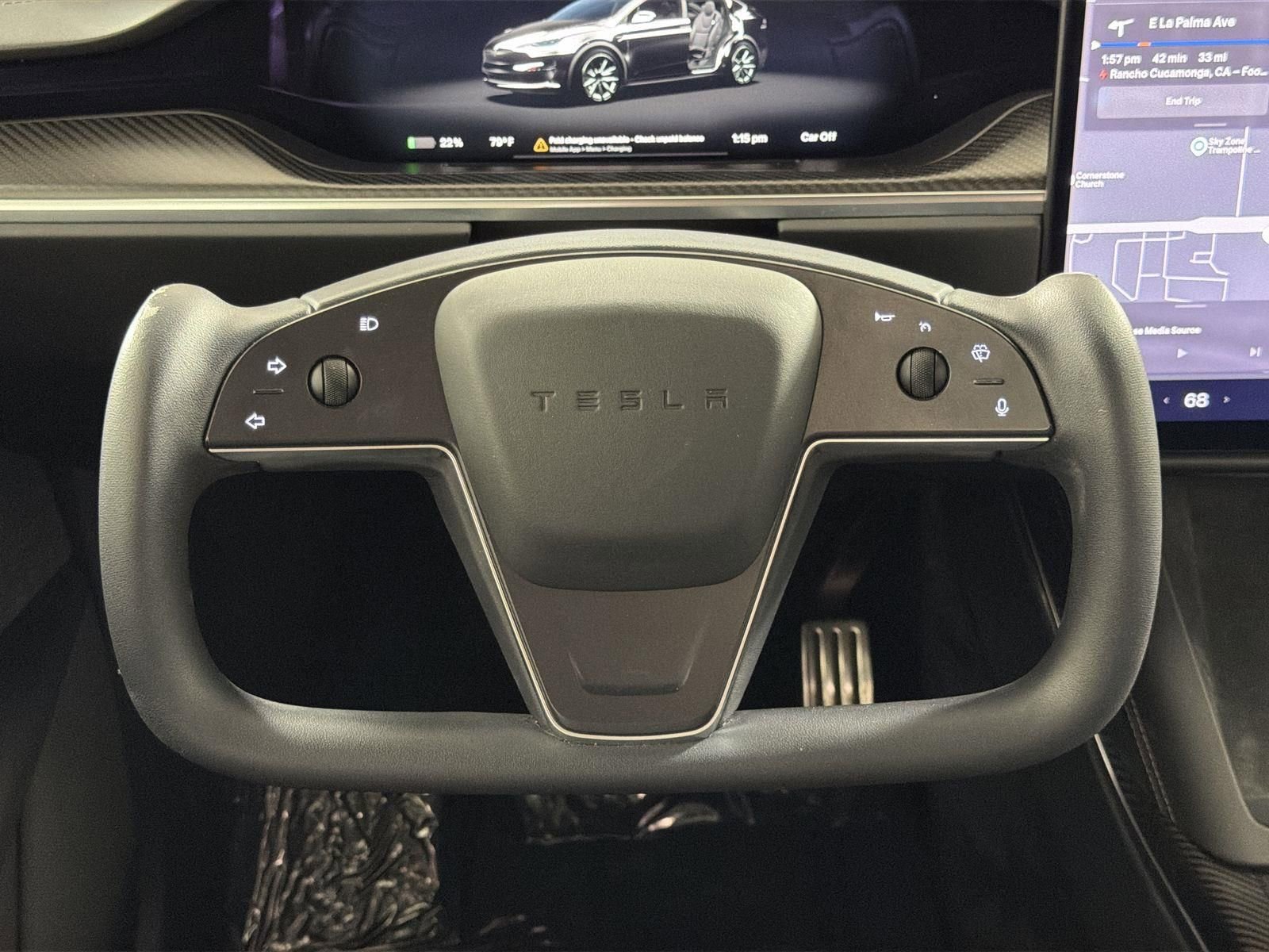 Used 2022 Tesla Model X Plaid image 11