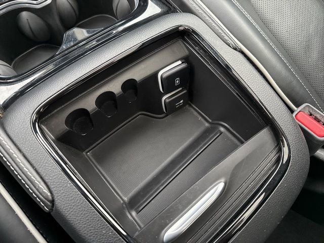 Used 2025 Chrysler Pacifica Limited FWD image 29
