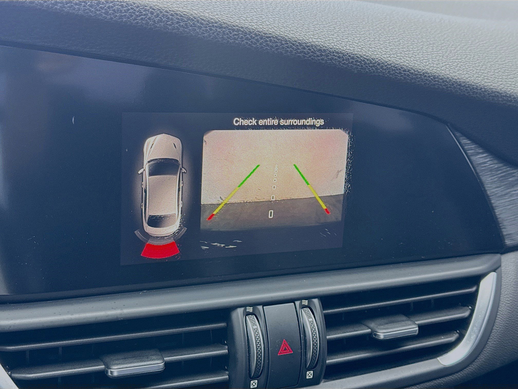 Used 2019 Alfa Romeo Giulia Base image 10