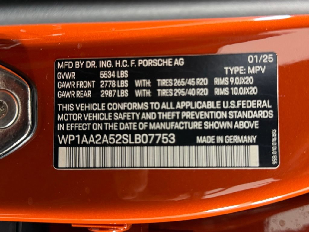 New 2025 Porsche Macan AWD/4WD image 32