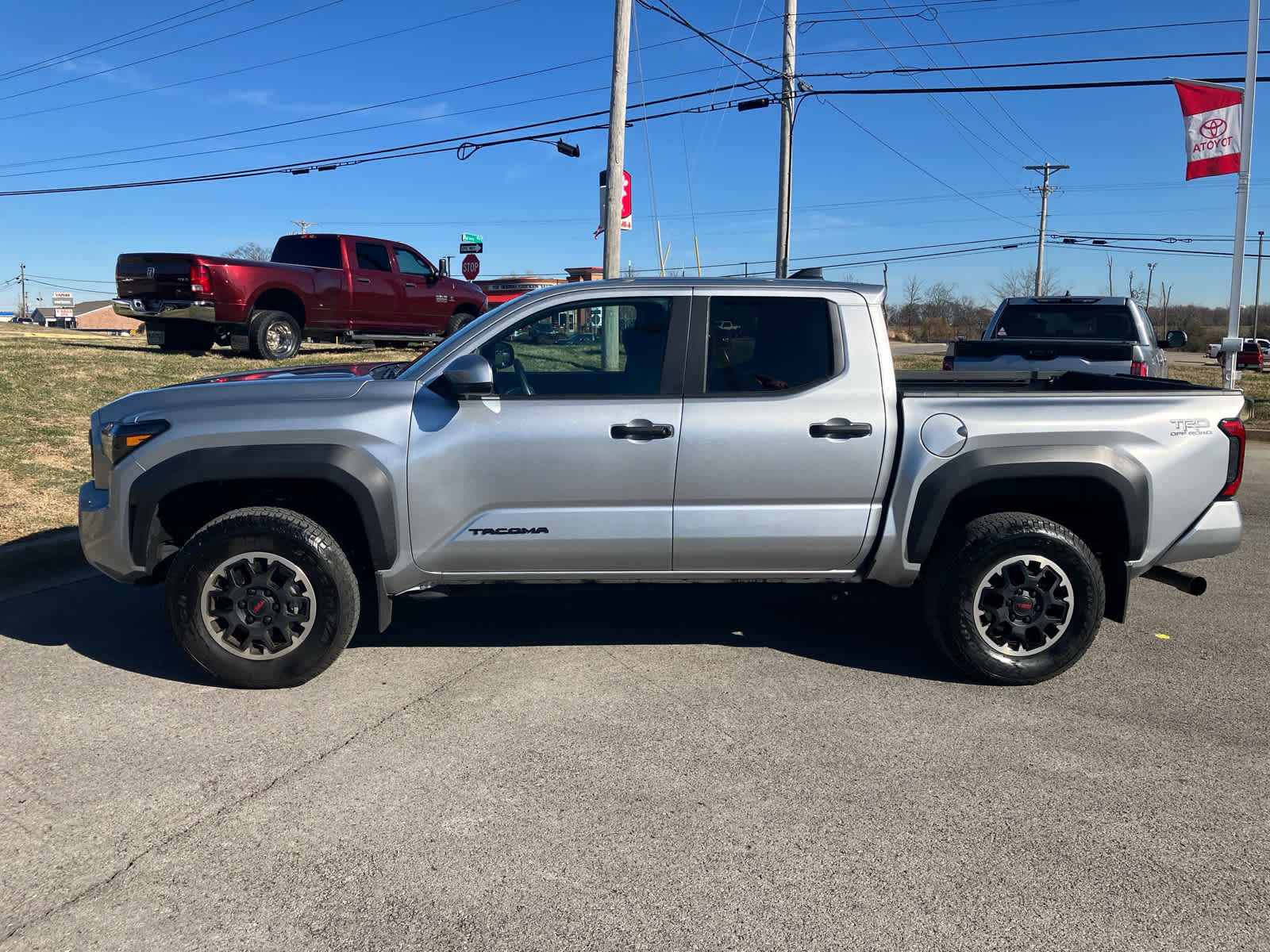 Used 2024 Toyota Tacoma TRD Off-Road image 4