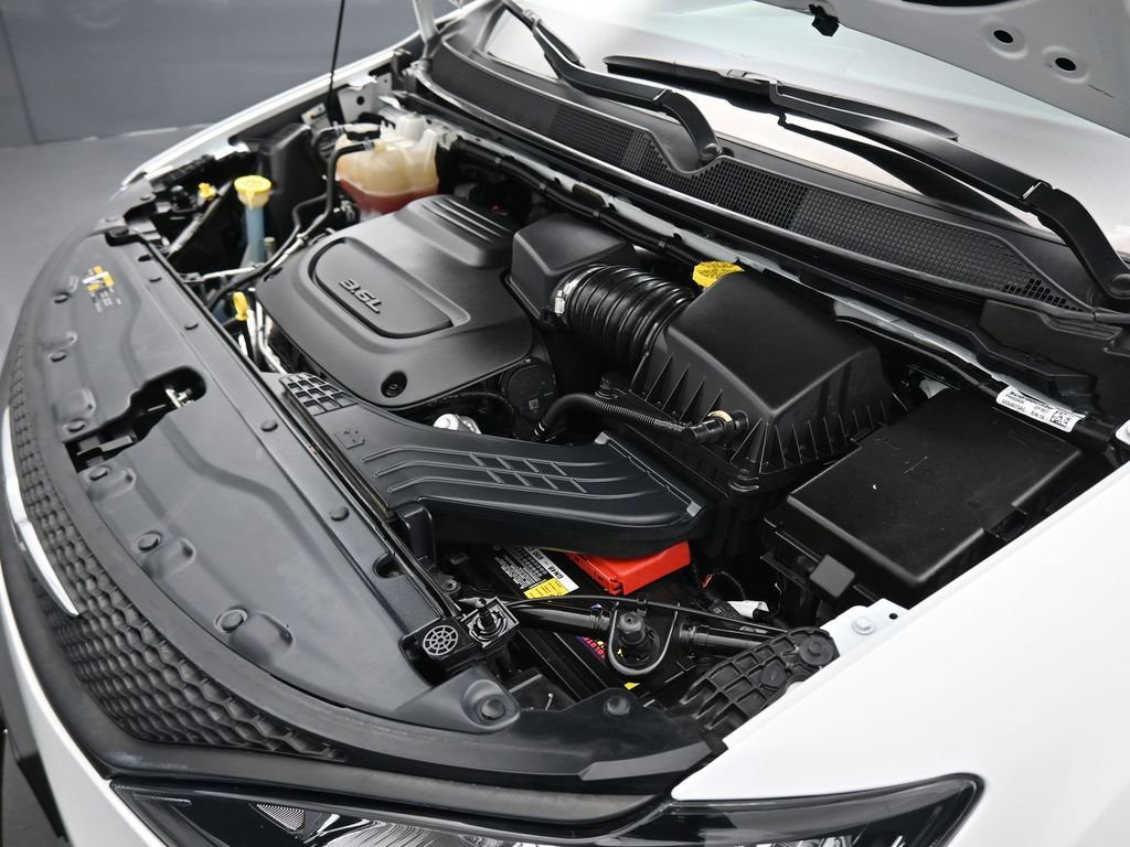 Used 2023 Chrysler Voyager LX image 62