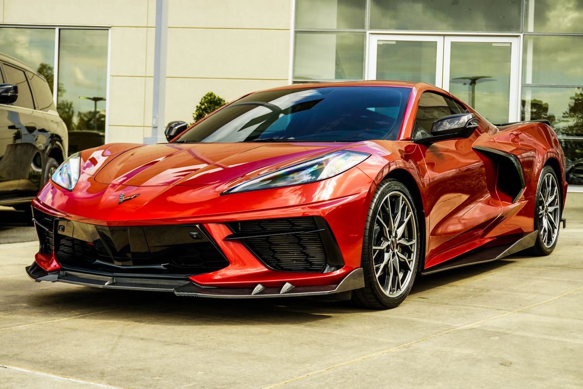 Used 2024 Chevrolet Corvette Stingray Preferred Cpe w/ Battery Protection Package RWD image 8