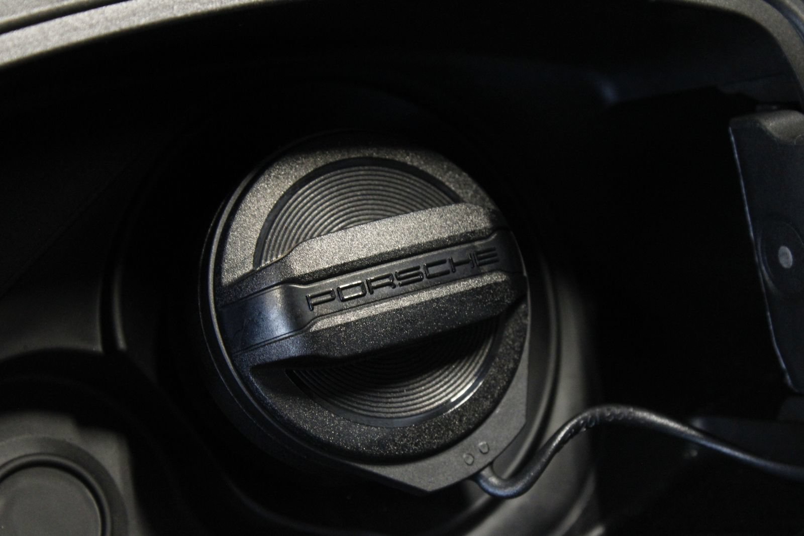 Used 2025 Porsche Cayenne GTS AWD/4WD image 35