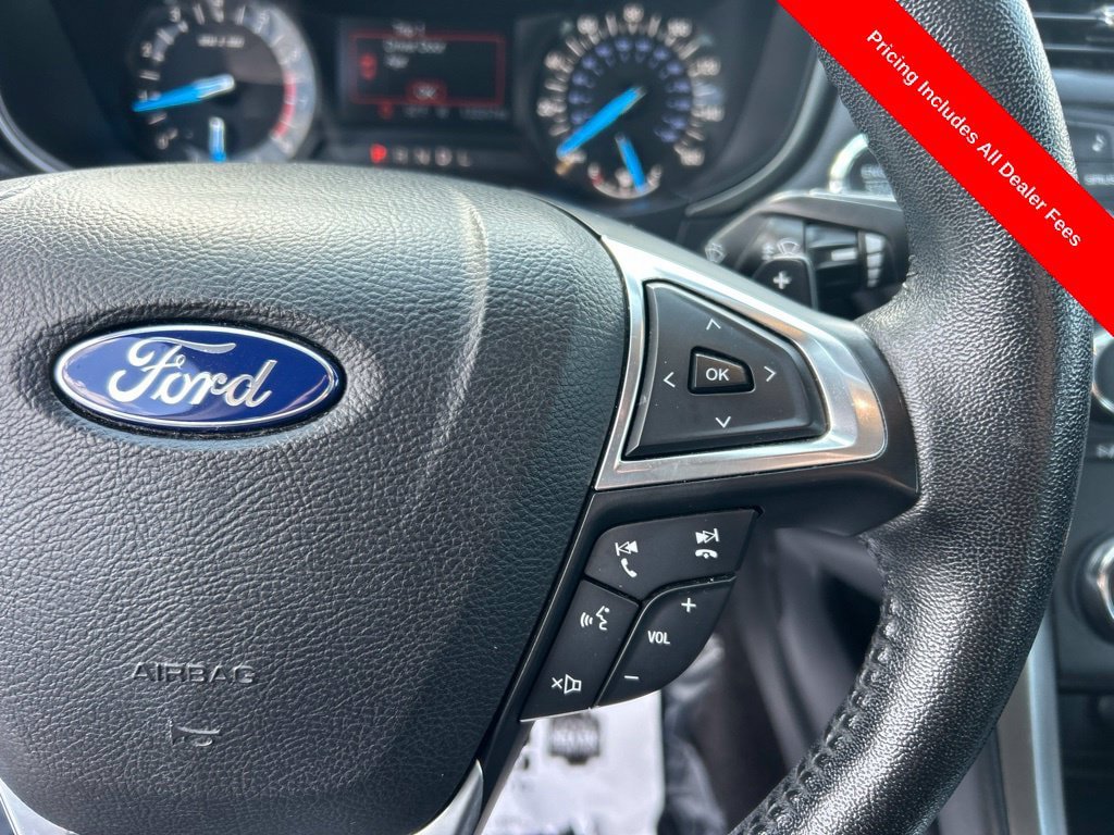 Used 2017 Ford Fusion SE FWD image 7