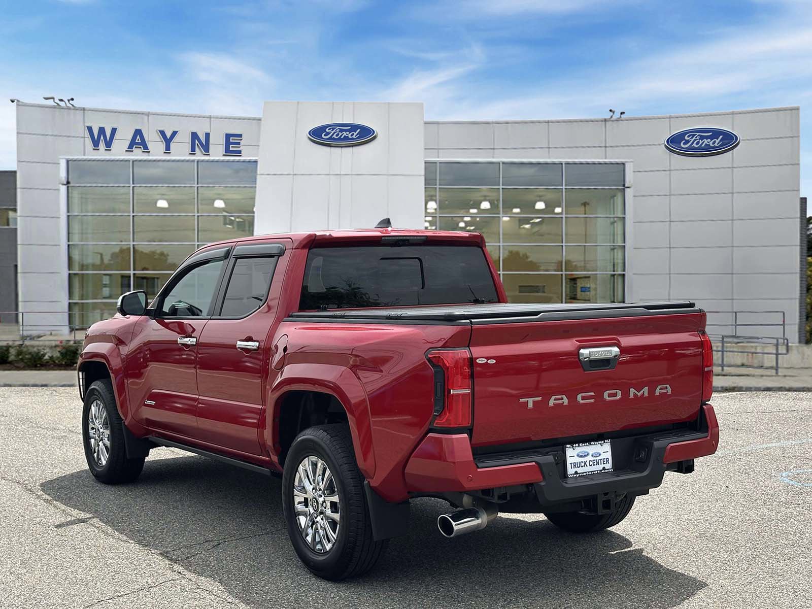 Used 2024 Toyota Tacoma Limited w/ Limited Package (LT) AWD/4WD image 4