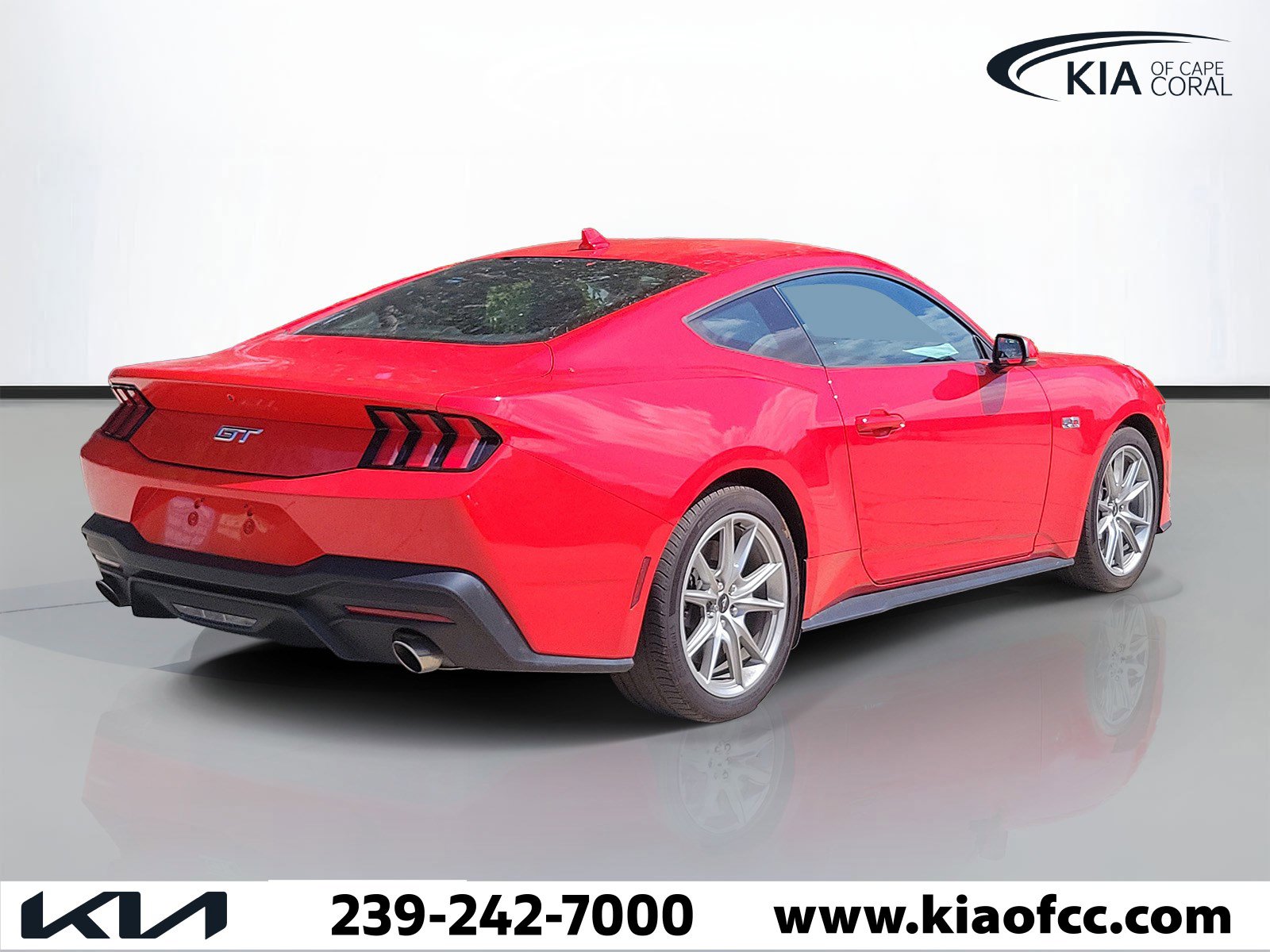 Used 2024 Ford Mustang GT Premium RWD image 3