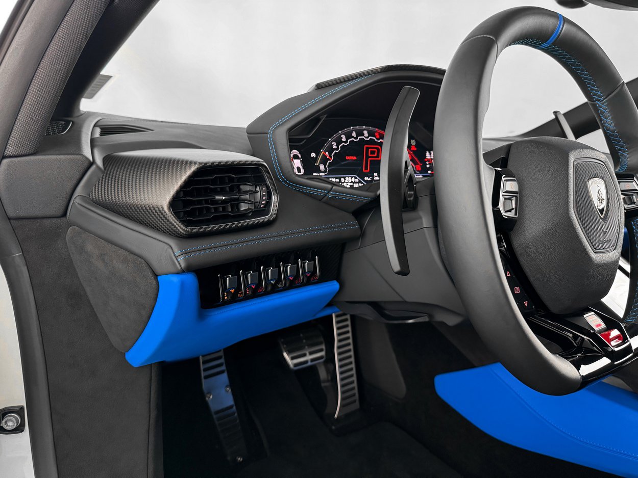 Used 2023 Lamborghini Huracan Tecnica RWD image 18