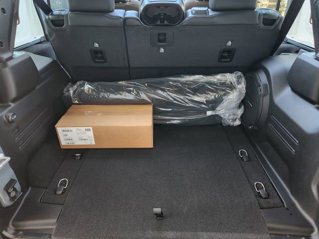 New 2026 Jeep Wrangler Unlimited Sahara image 25