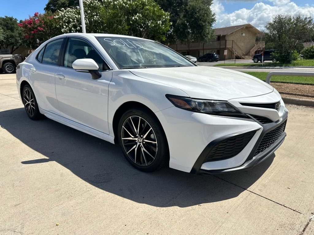 Used 2024 Toyota Camry SE FWD image 23