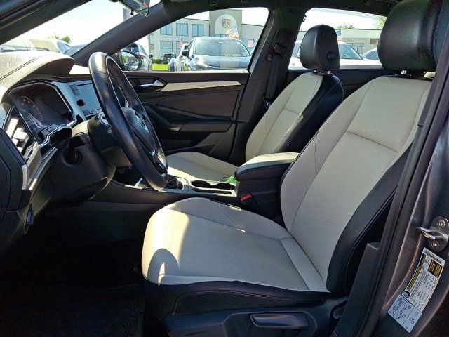 Used 2020 Volkswagen Jetta SE FWD image 17