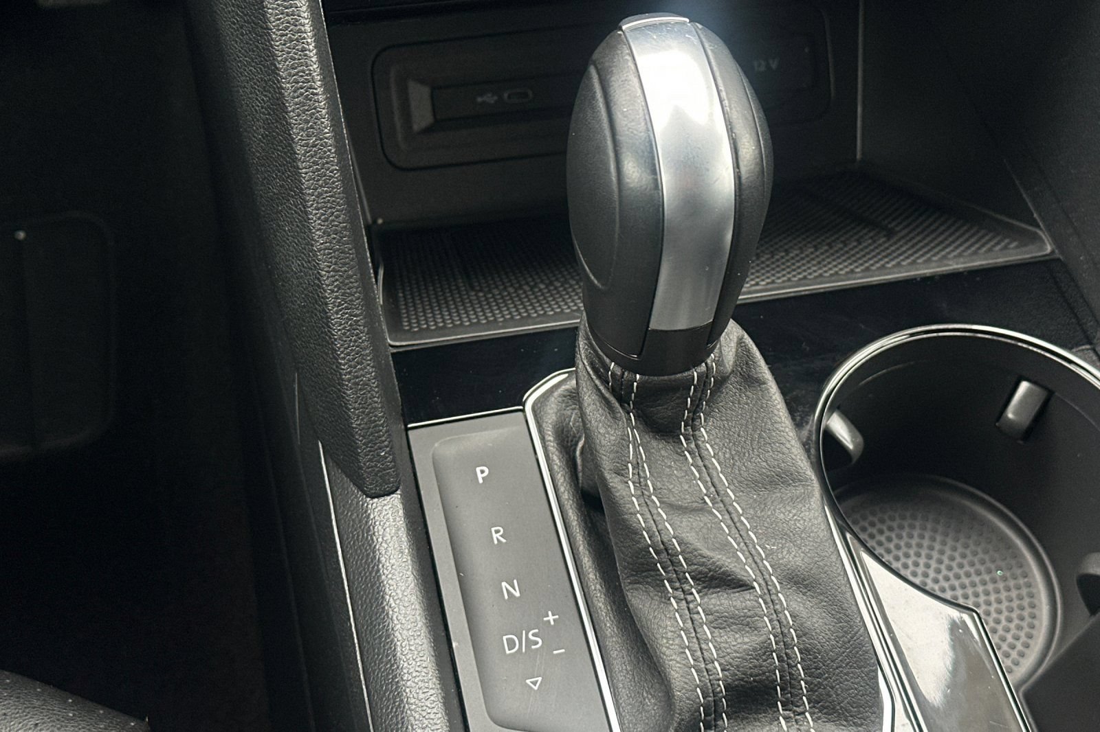 Certified 2023 Volkswagen Atlas Cross Sport SE FWD image 20