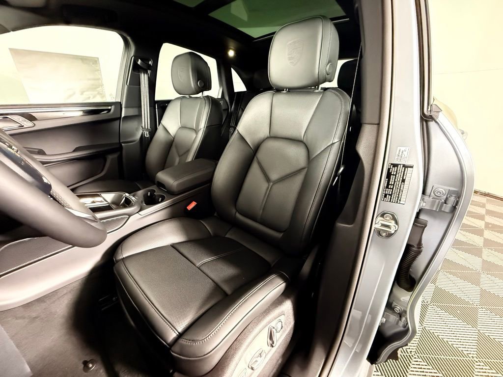 New 2026 Porsche Macan image 5