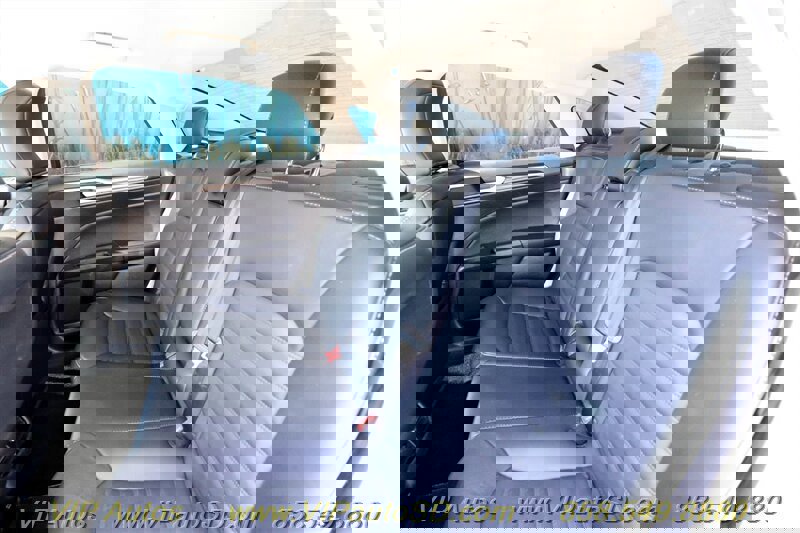 Used 2018 Ford Fusion Energi SE image 8