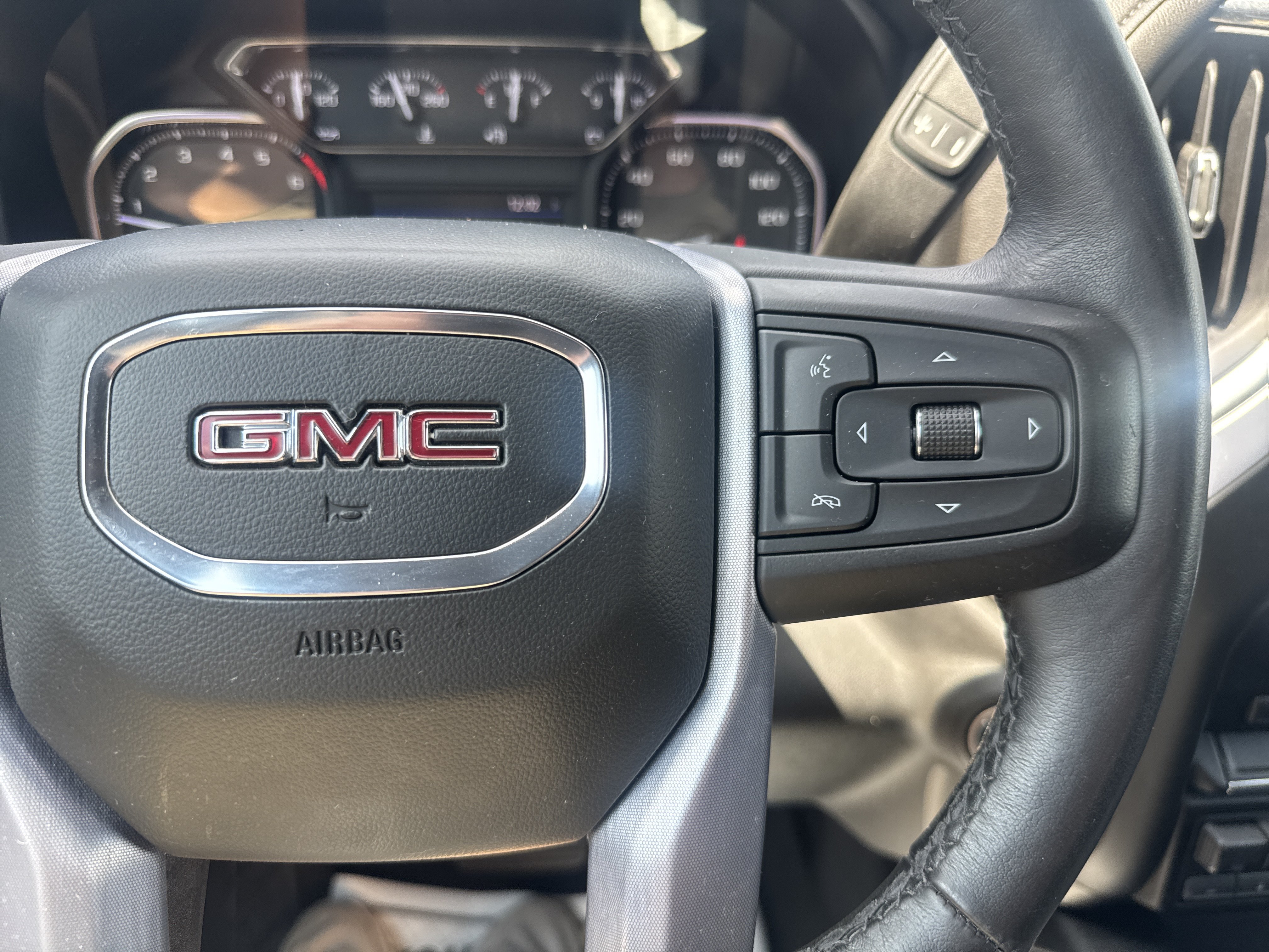 Used 2019 GMC Sierra 1500 SLT w/ SLT Premium Package AWD/4WD image 19