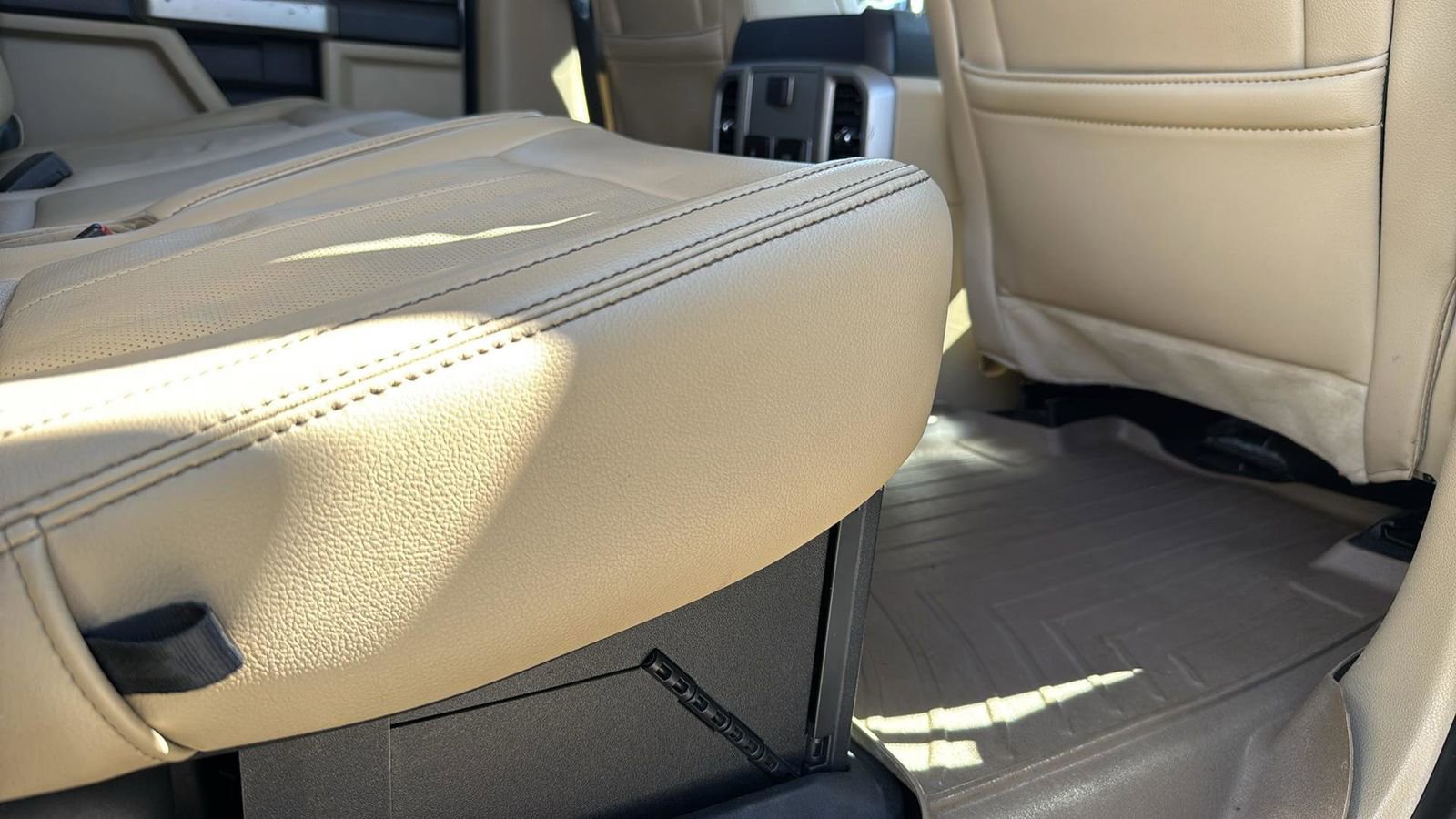 Used 2021 Ford F450 Lariat w/ Lariat Ultimate Package image 27