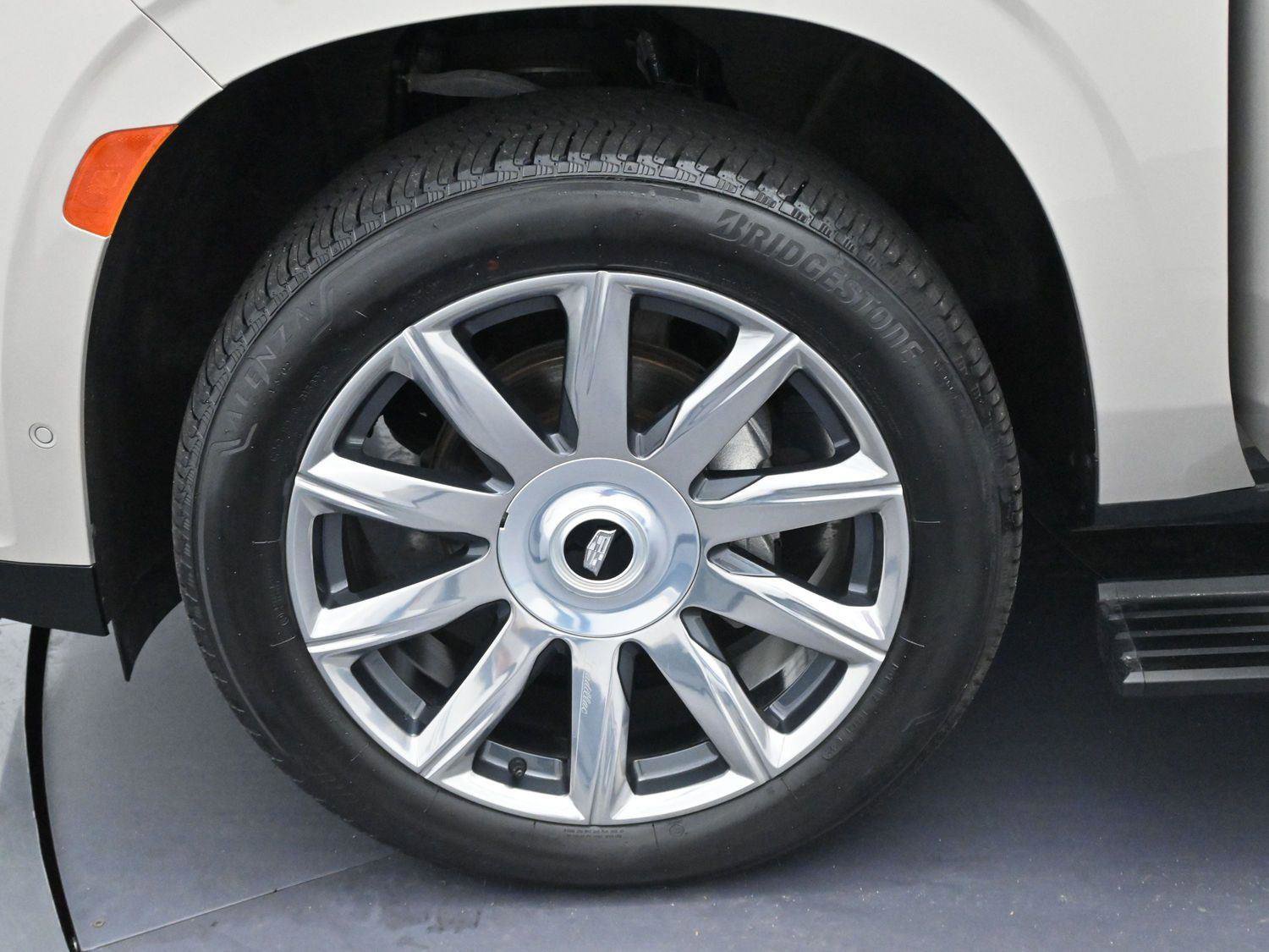 Certified 2024 Cadillac Escalade ESV Premium Luxury Platinum w/ Heavy-Duty Trailer Package image 44