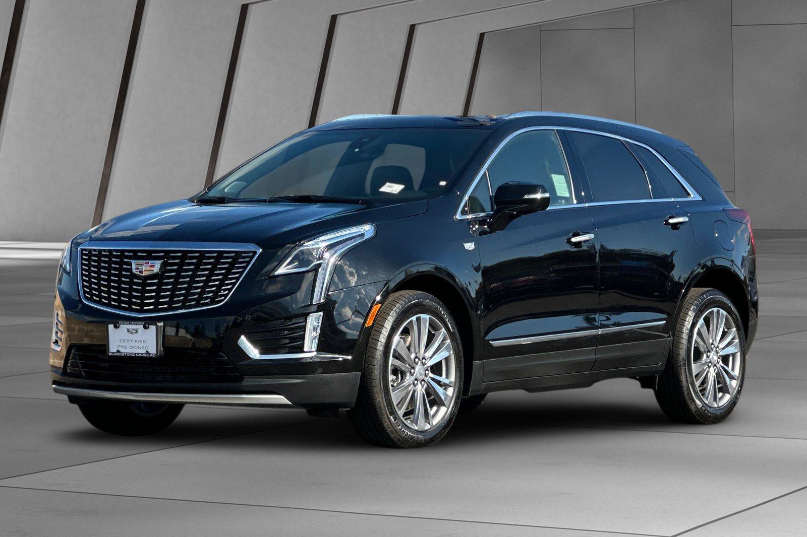 Certified 2025 Cadillac XT5 Premium Luxury image 8