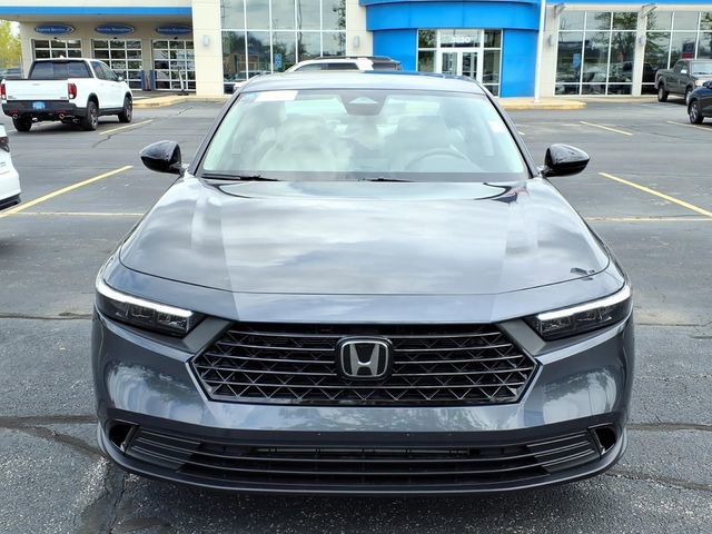 Certified 2025 Honda Accord SE image 2