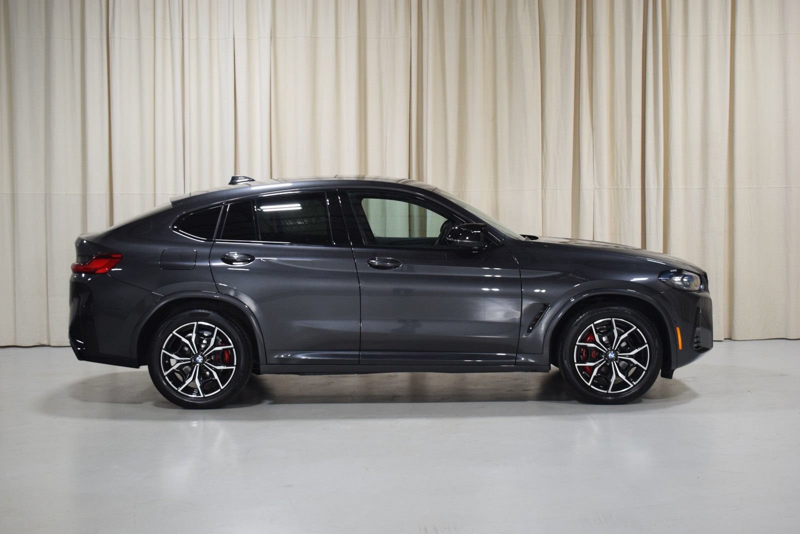 Used 2023 BMW X4 M40i w/ Parking Assistance Package AWD/4WD image 16