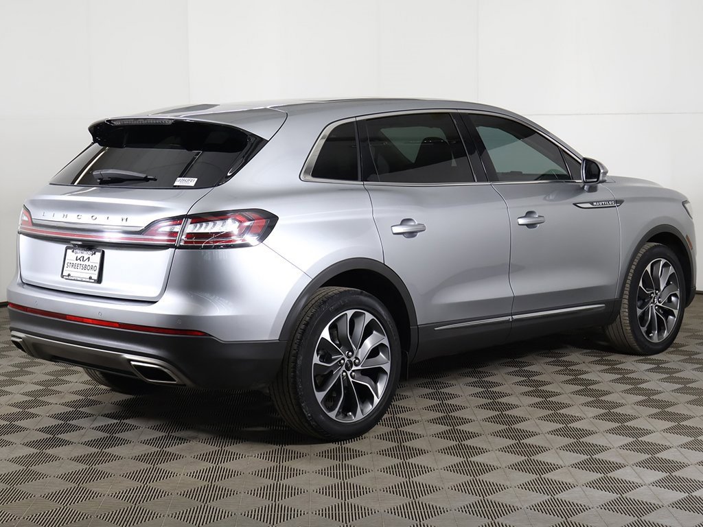 Used 2023 Lincoln Nautilus Reserve image 12