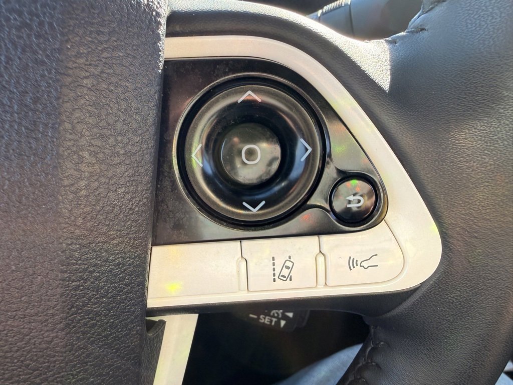 Used 2018 Toyota Prius Prime Premium image 34