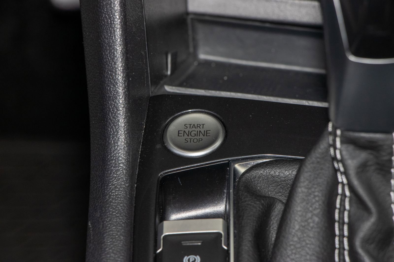 Used 2024 Volkswagen Tiguan SE R-Line FWD image 24