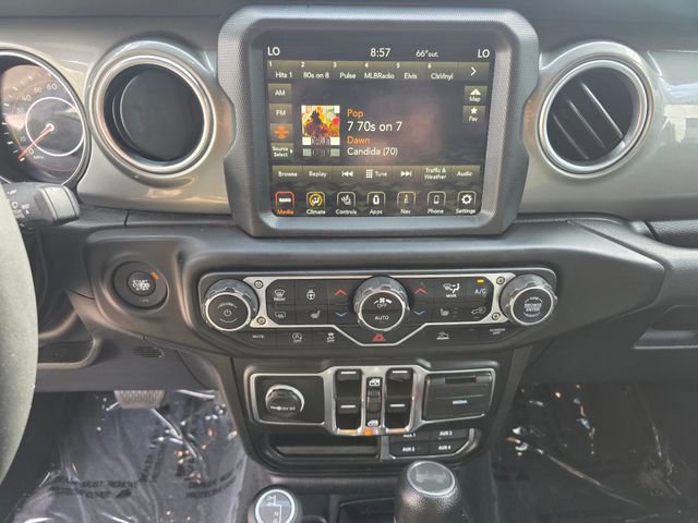 Used 2023 Jeep Wrangler Unlimited Sahara w/ Cold Weather Group AWD/4WD image 26