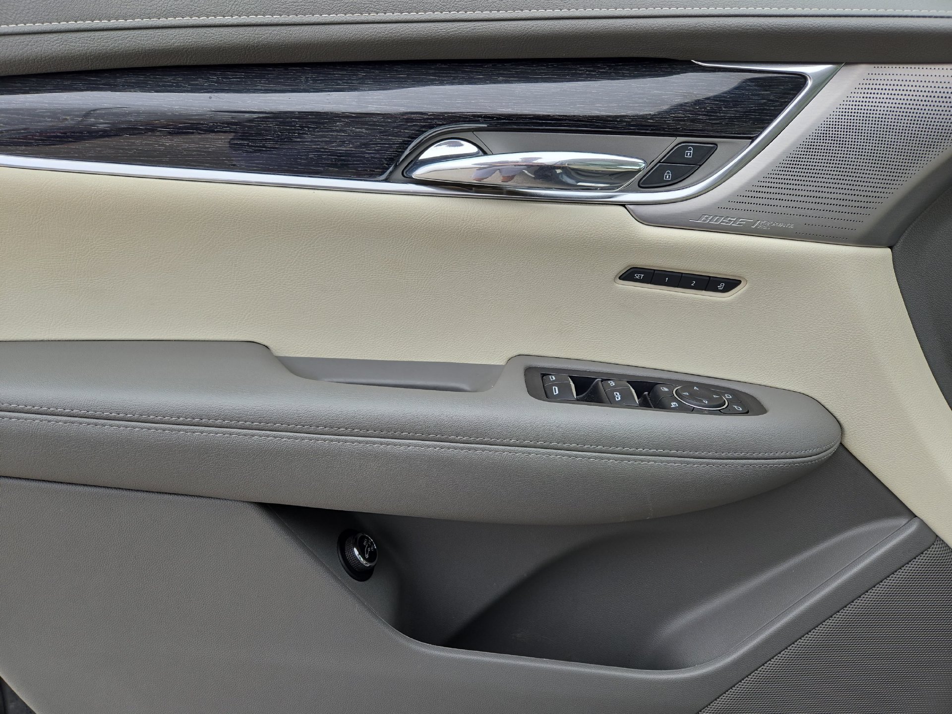 Used 2020 Cadillac XT6 Premium Luxury FWD image 15