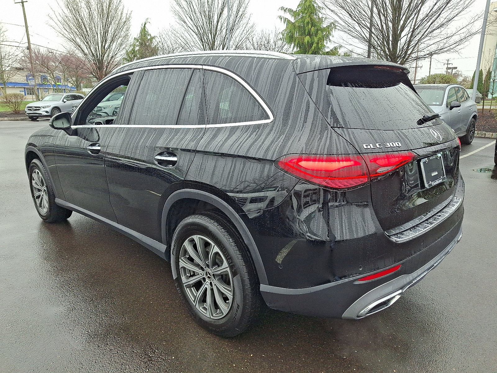 Certified 2025 Mercedes-Benz GLC 300 4MATIC image 4