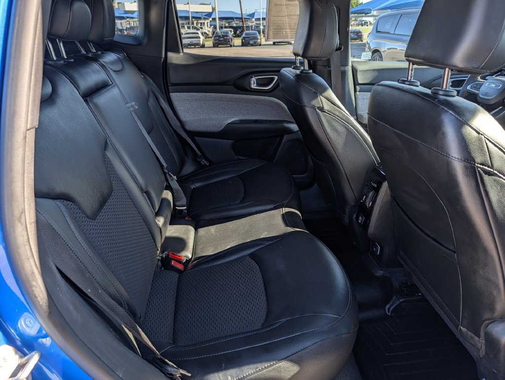 Used 2023 Jeep Compass Latitude AWD/4WD image 29