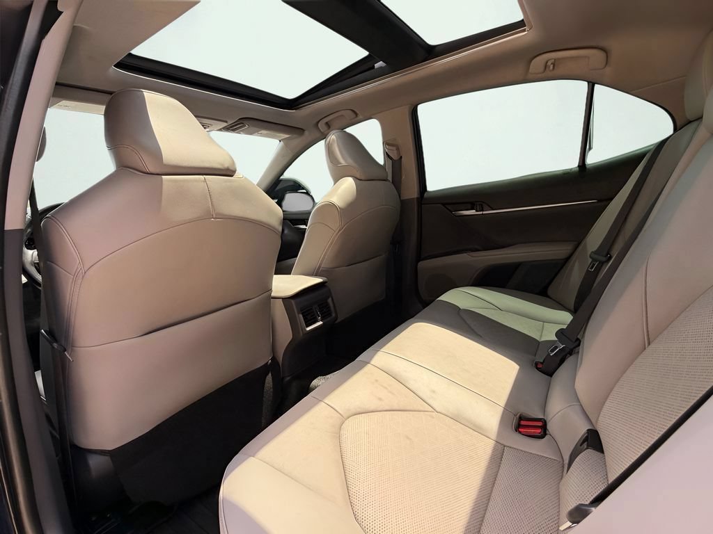 Used 2022 Toyota Camry XSE w/ Cold Weather Package AWD/4WD image 5