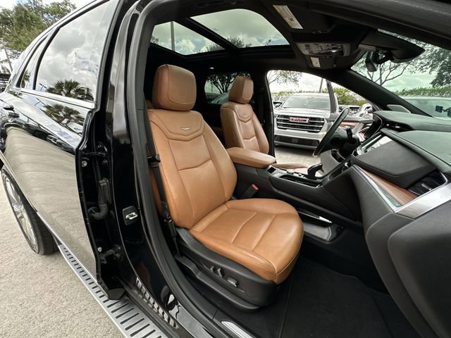 Certified 2023 Cadillac XT5 Premium Luxury FWD image 32