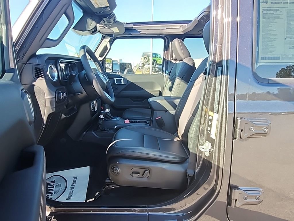 New 2026 Jeep Wrangler Unlimited Sahara AWD/4WD image 23