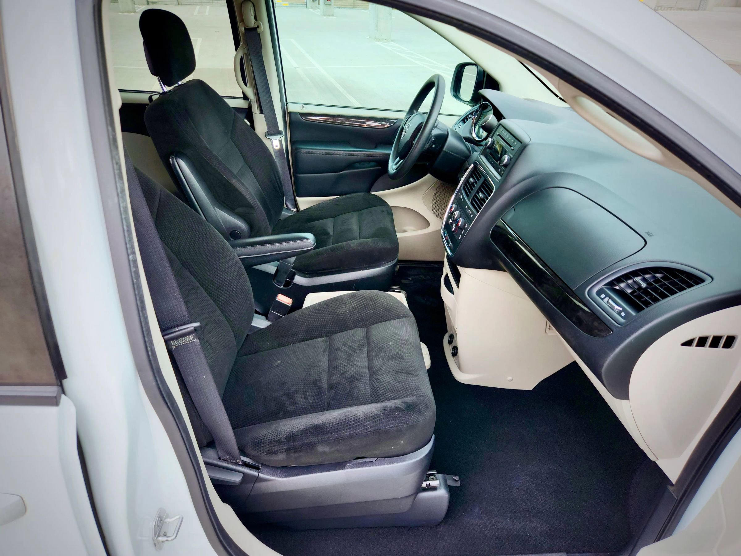 Used 2015 Dodge Grand Caravan SE w/ Quick Order Package 29E SE image 25