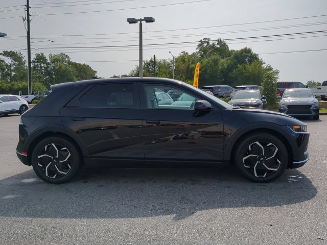 New 2023 Hyundai Ioniq 5 SEL w/ Cargo Package AWD/4WD image 4