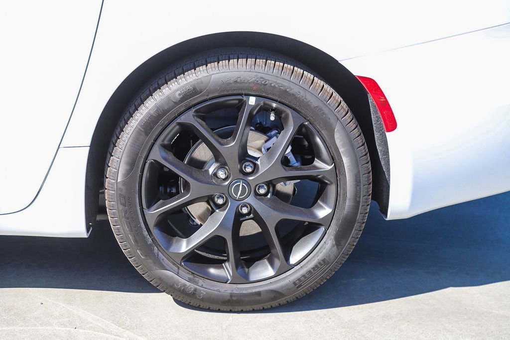 New 2026 Chrysler Pacifica Limited image 12