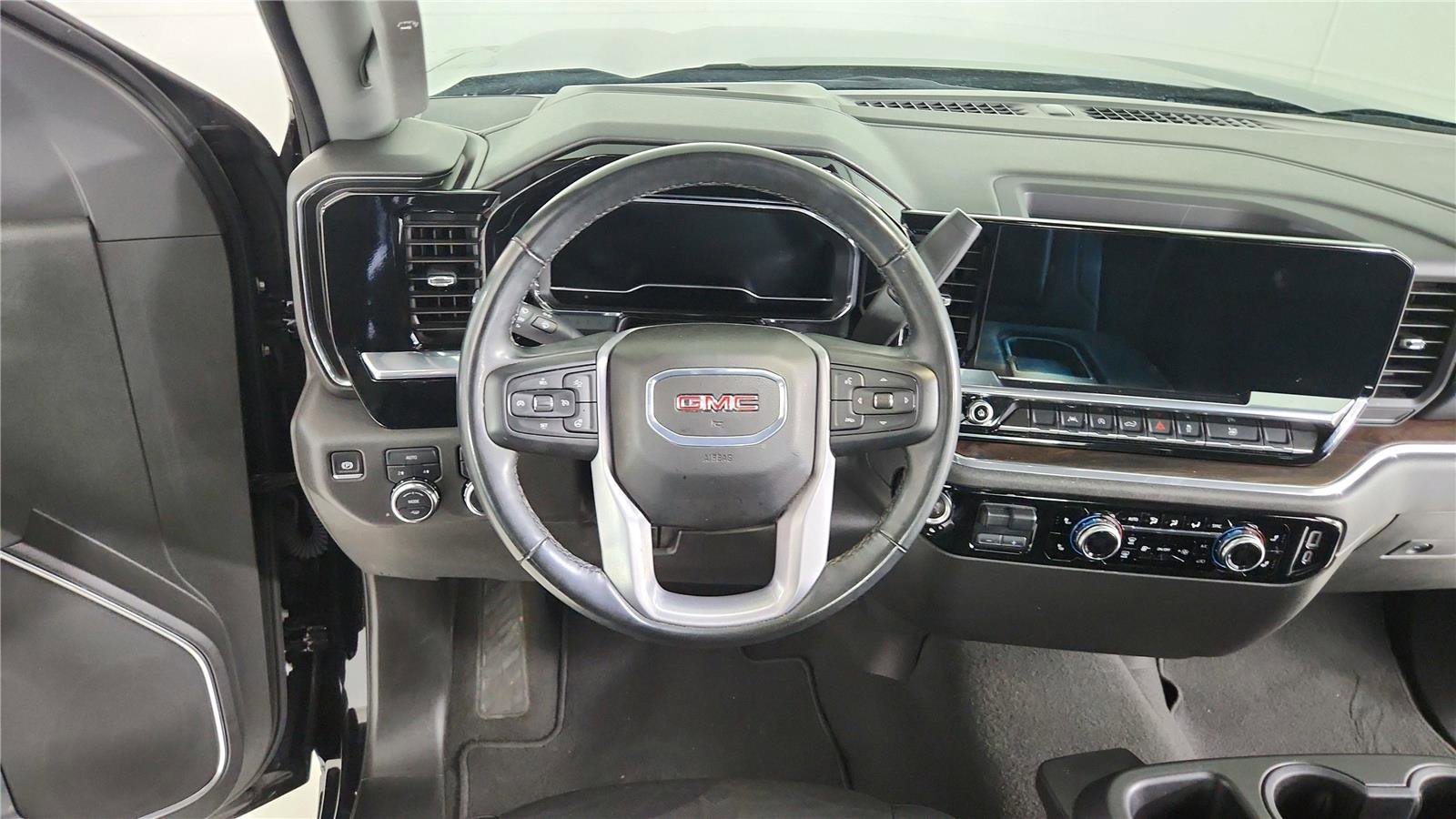 Used 2025 GMC Sierra 1500 SLT image 14