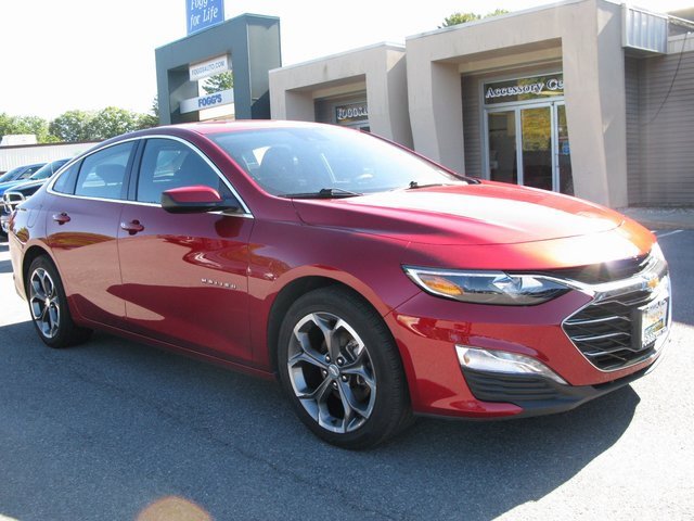 Used 2024 Chevrolet Malibu LT image 2