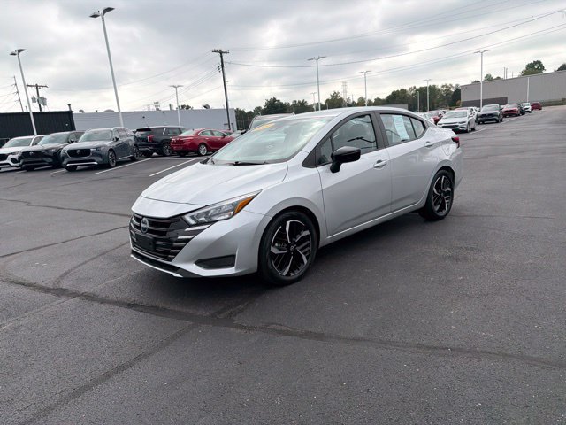 Used 2024 Nissan Versa SR FWD image 18