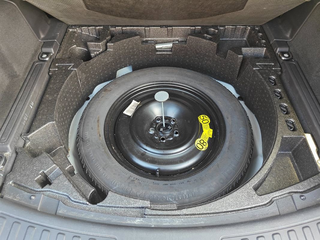 Used 2017 Land Rover Discovery Sport HSE image 14