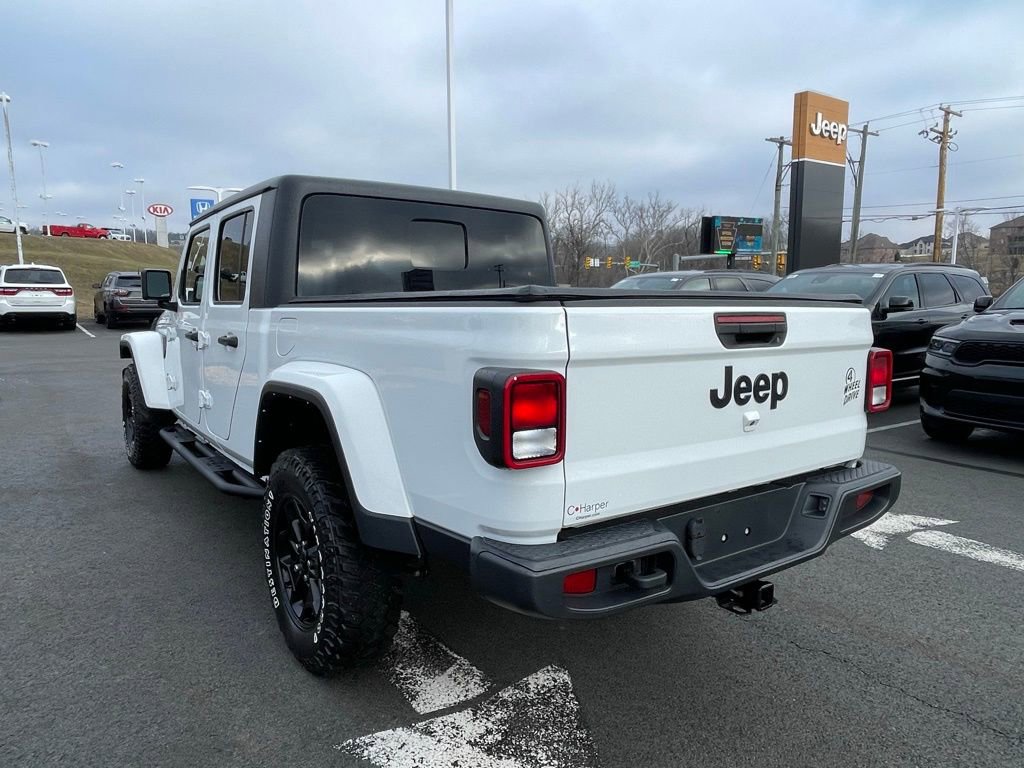 Used 2022 Jeep Gladiator Sport AWD/4WD image 5