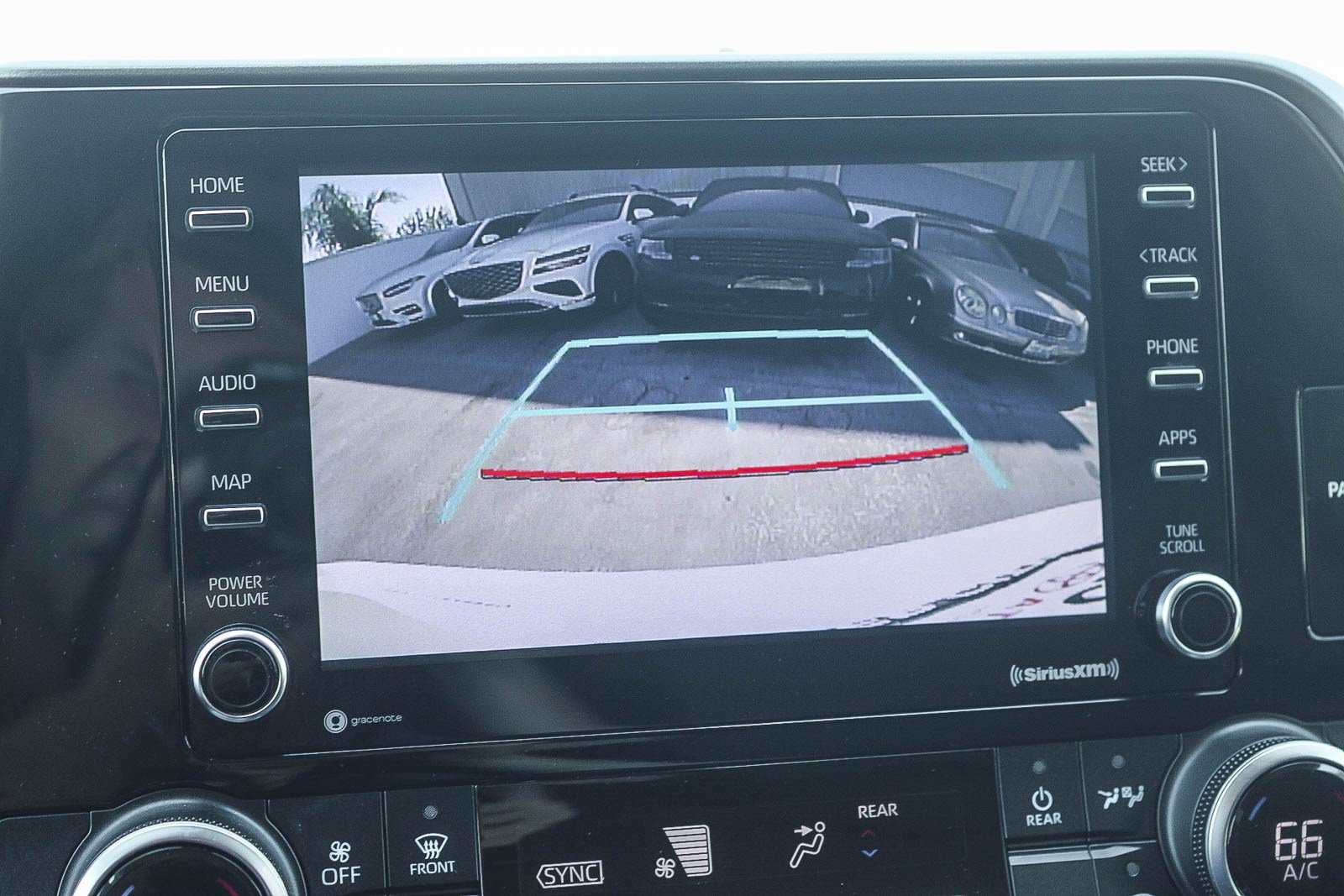 Used 2021 Toyota Highlander L FWD image 25