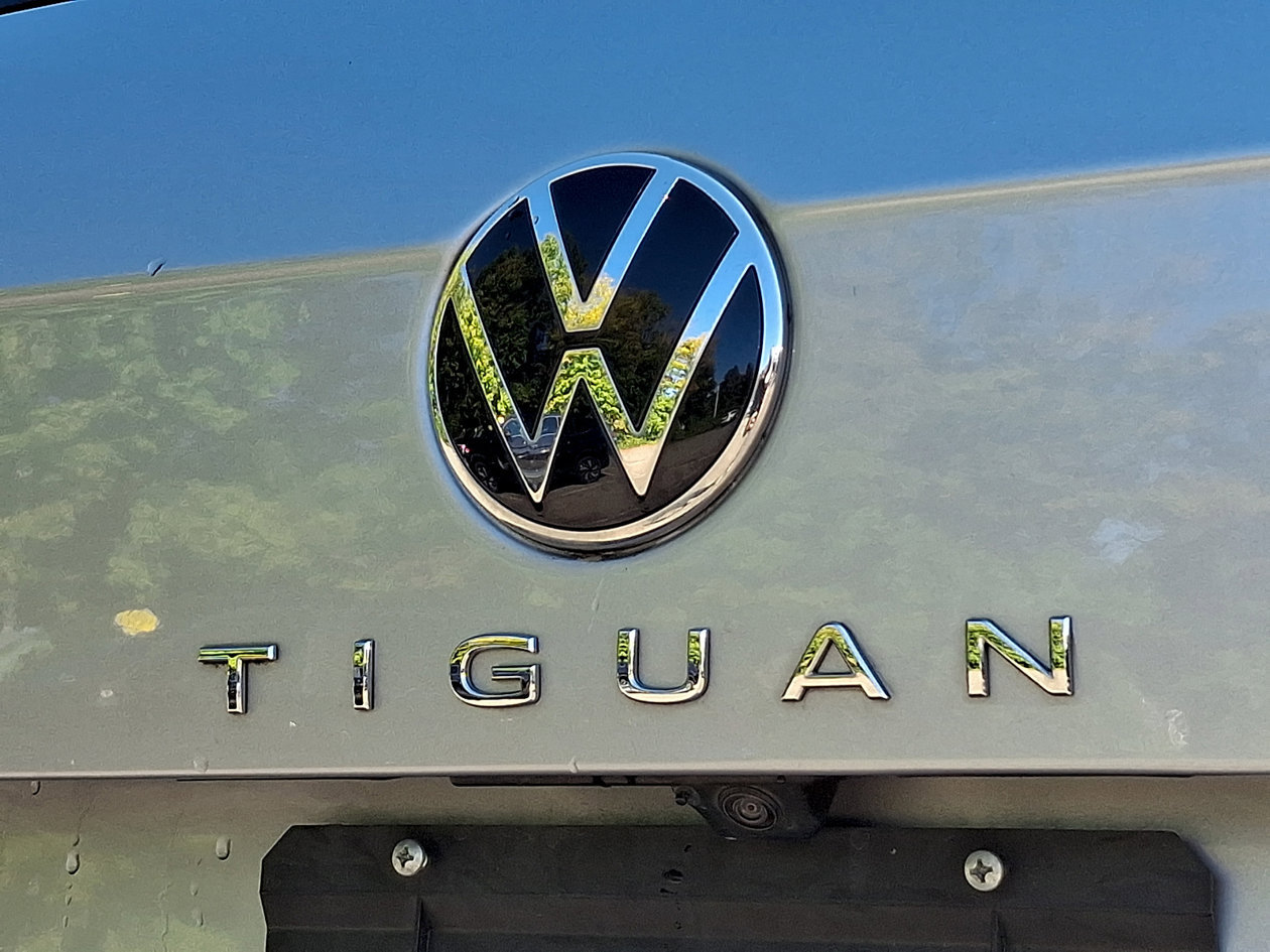 Certified 2024 Volkswagen Tiguan S FWD image 31