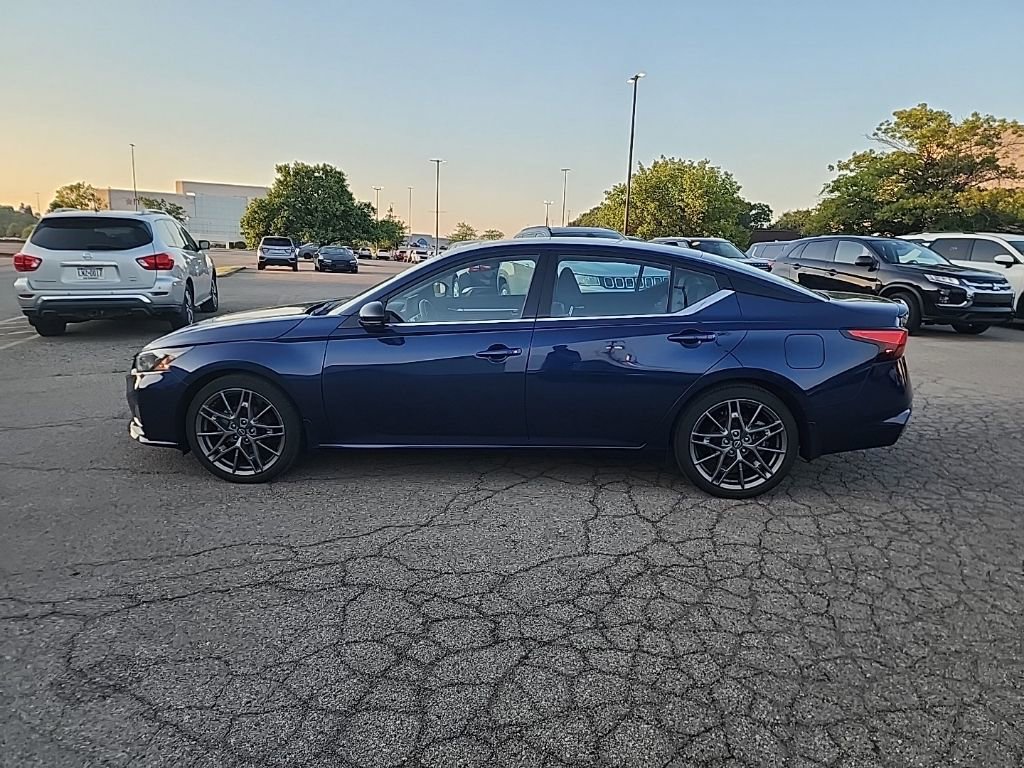 Used 2023 Nissan Altima 2.0 SR FWD image 11