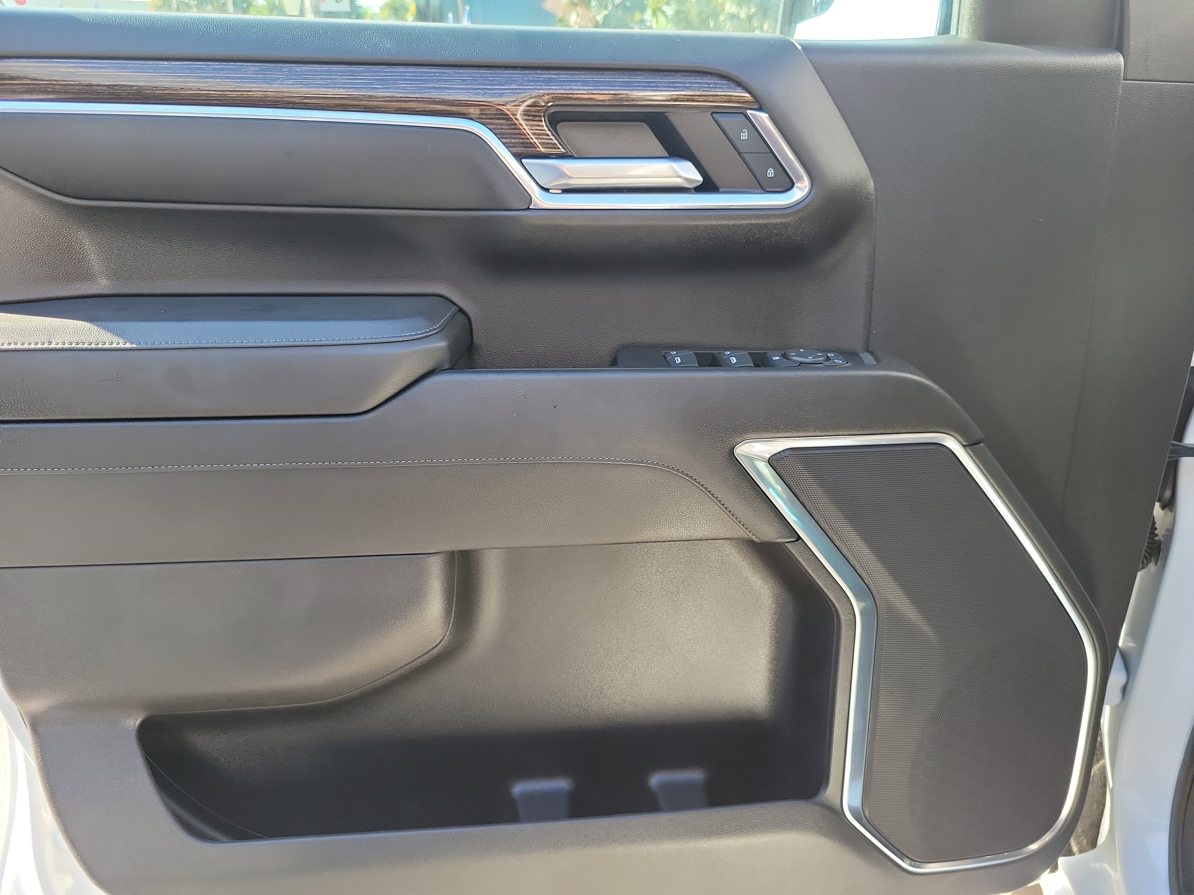 Used 2024 GMC Sierra 1500 Elevation image 21